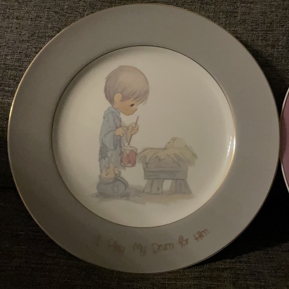 Precious Moments Collector Plates - Picture 2 of 5